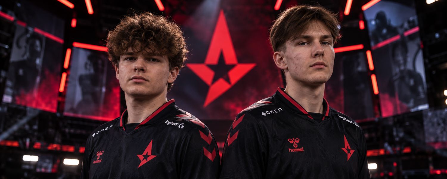 Astralis sign siuhy and cmtry